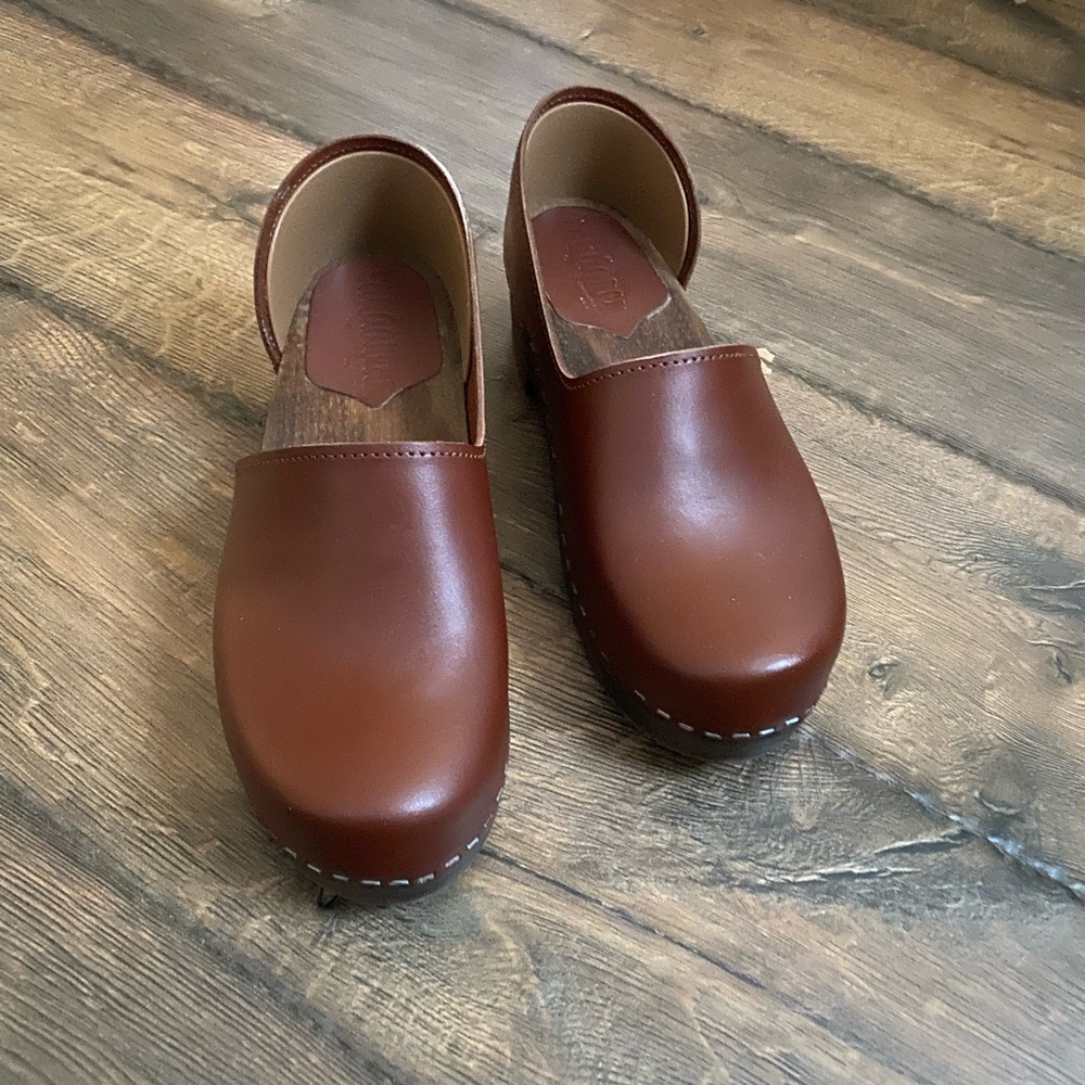 Sandgrens low Brett clog